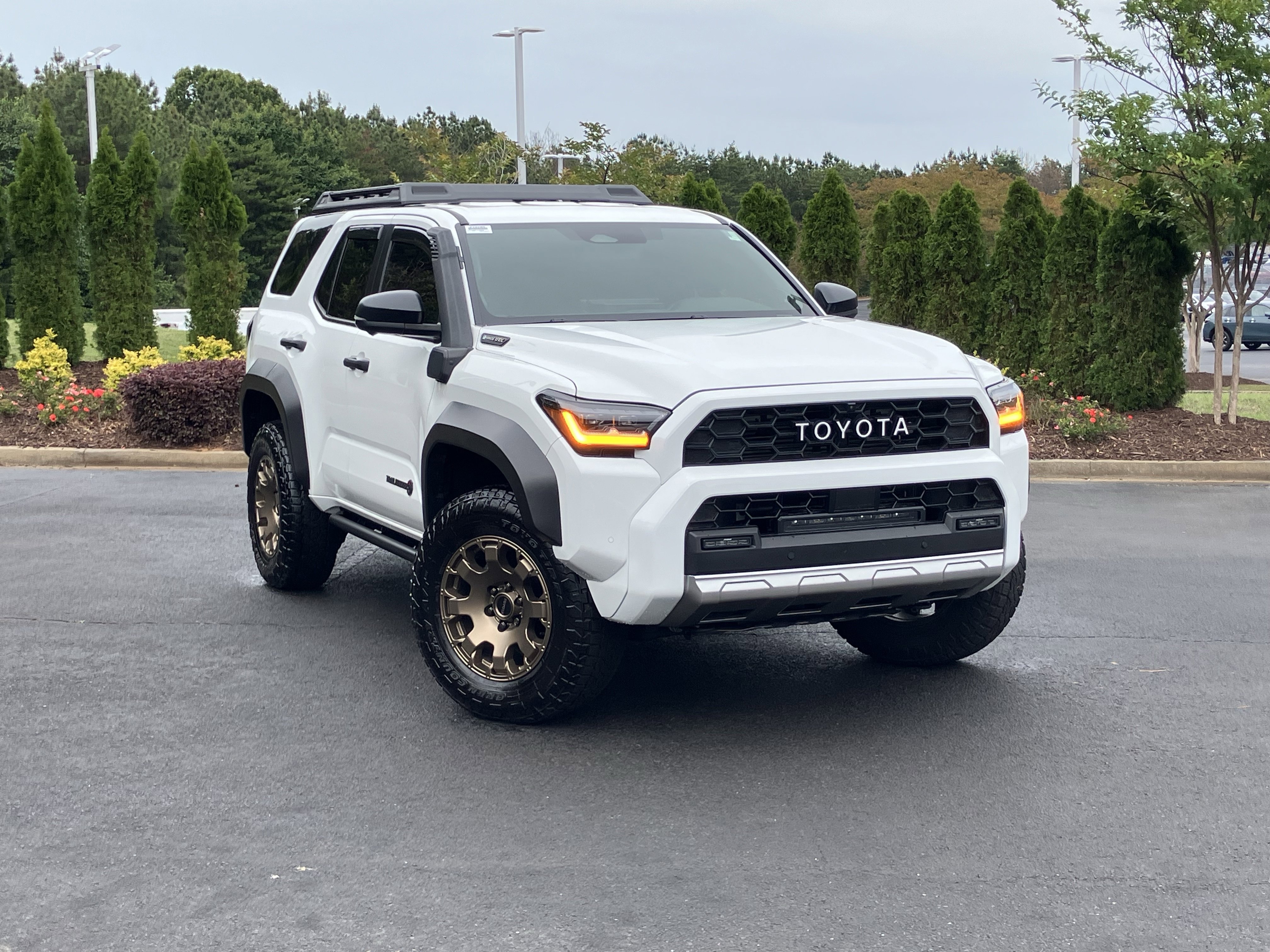 Used 2025 Toyota 4Runner Trailhunter AWD/4WD image 2