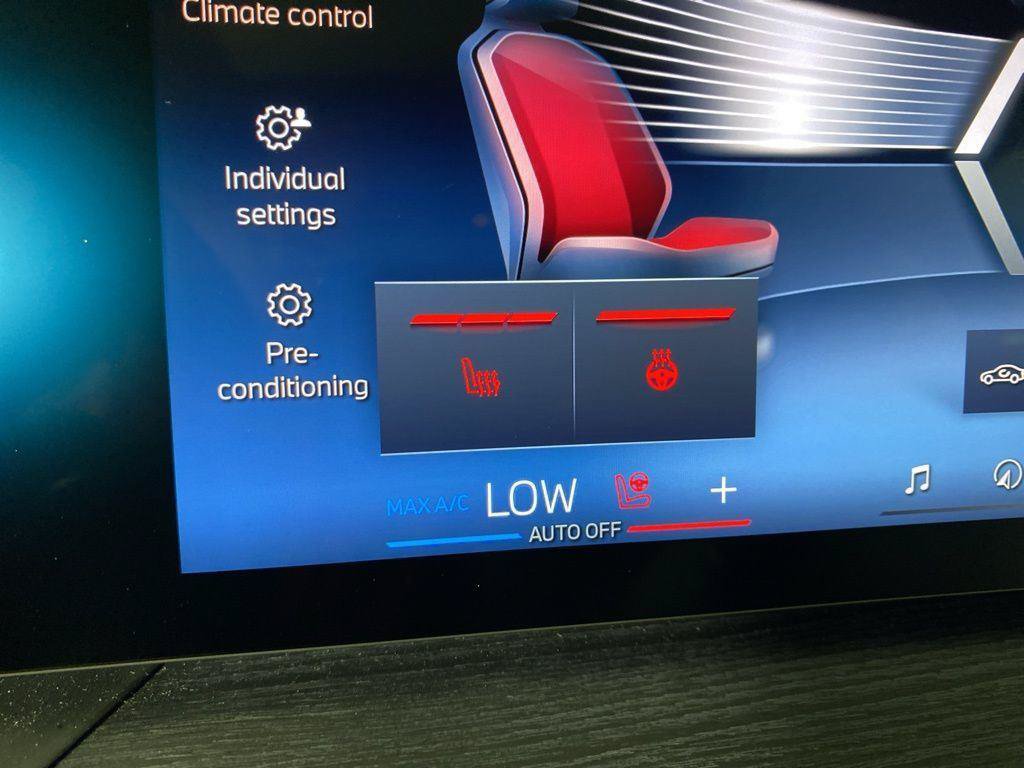 Certified 2026 BMW 430i xDrive Coupe w/ Premium Package AWD/4WD image 19