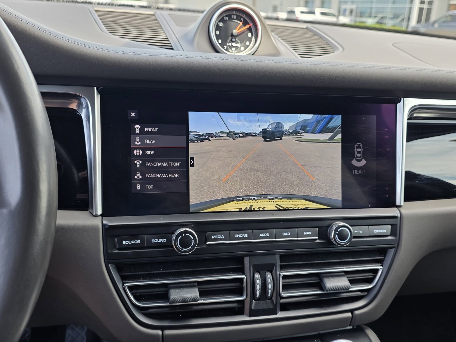 Used 2021 Porsche Macan S image 23