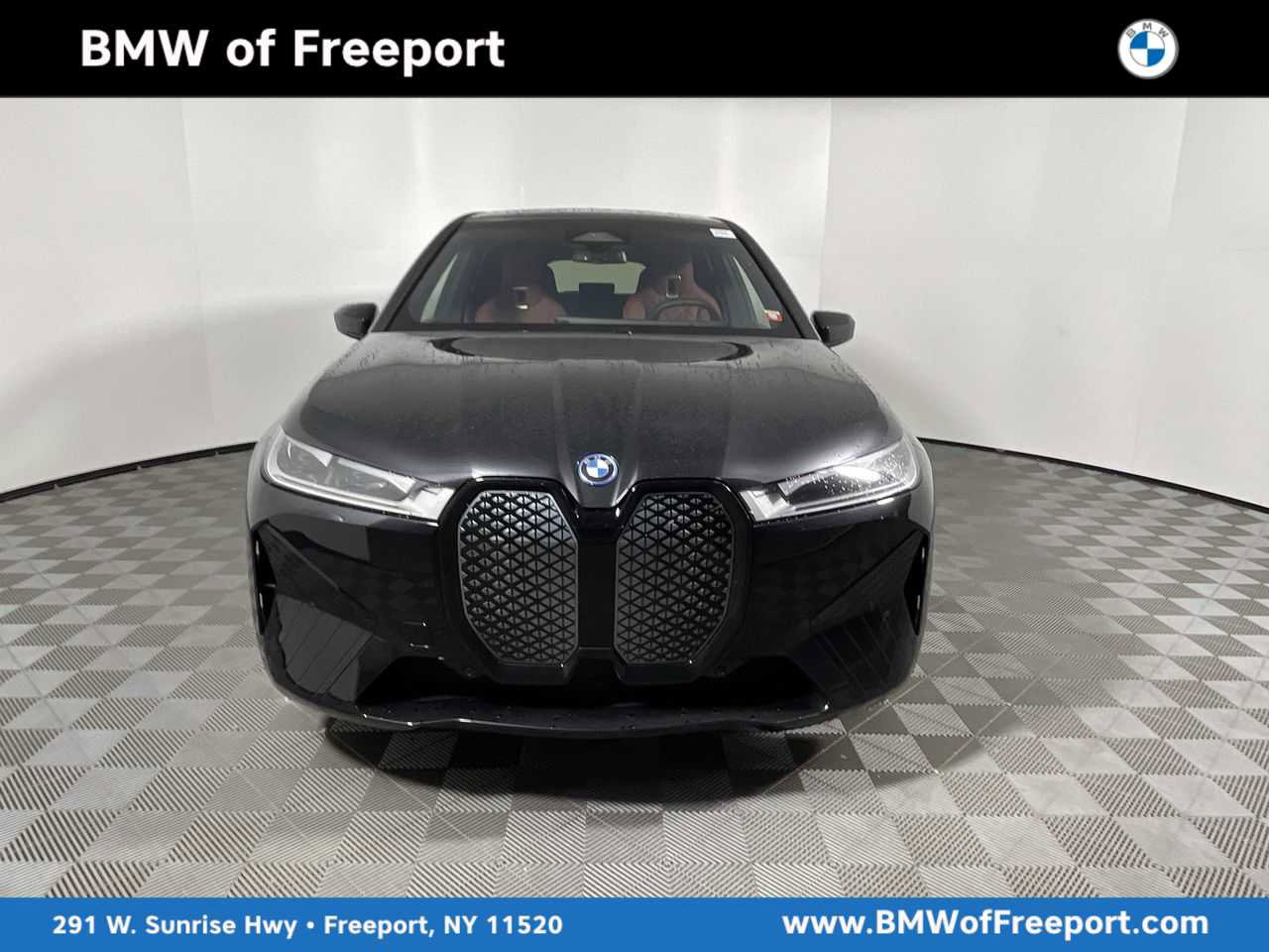 Used 2023 BMW iX xDrive50 w/ Sport Package image 1
