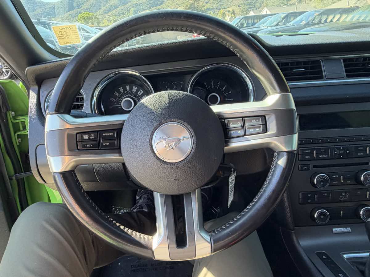 Used 2013 Ford Mustang Coupe RWD image 11