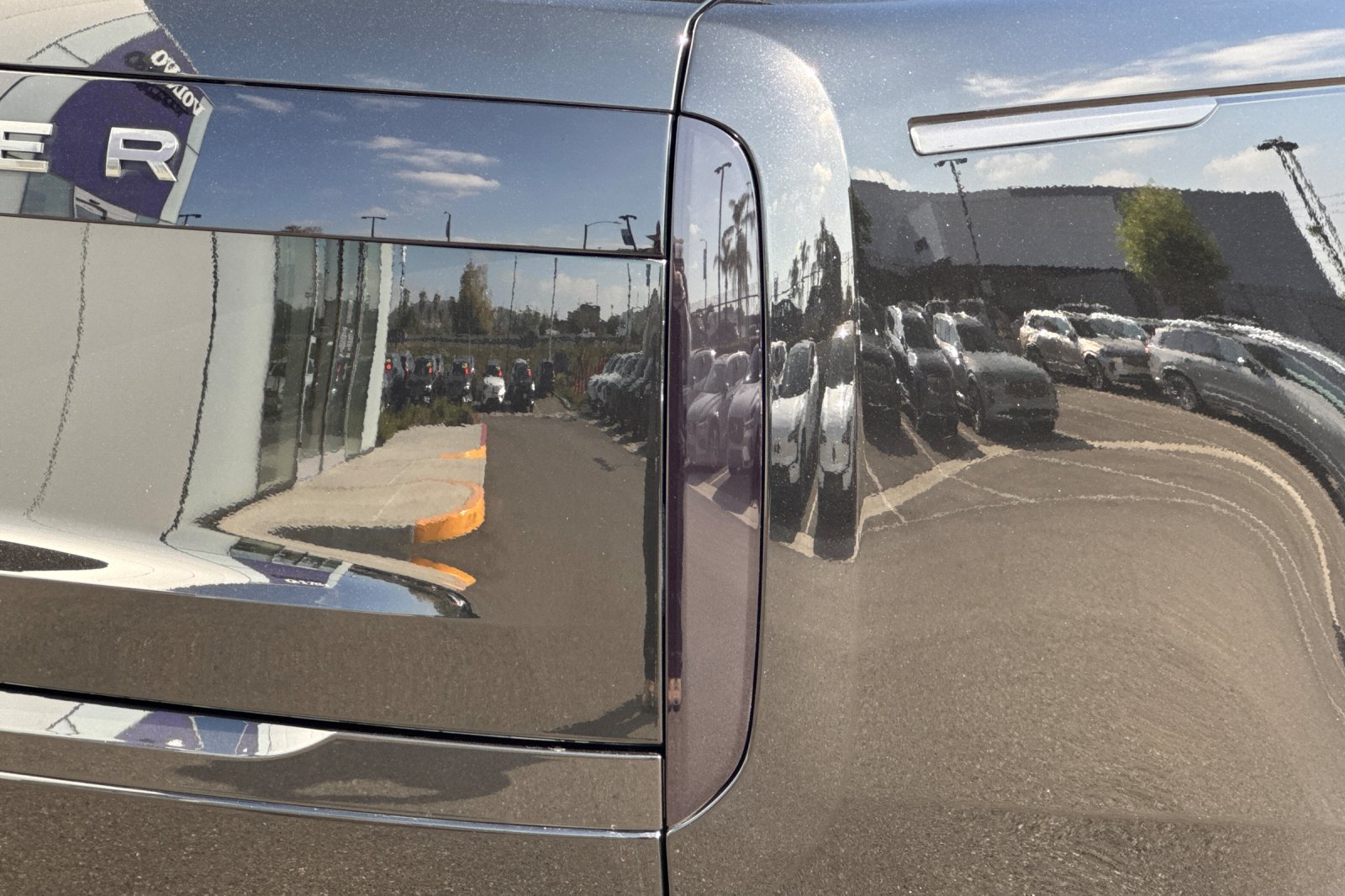 Used 2024 Land Rover Range Rover SE AWD/4WD image 34