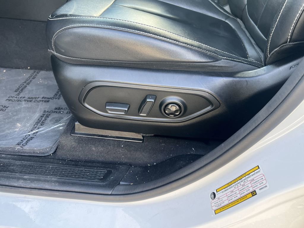 Used 2022 Jeep Grand Cherokee L Limited image 13