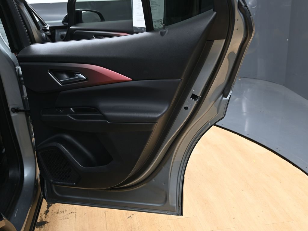 Used 2024 Chevrolet Equinox EV RS FWD image 38