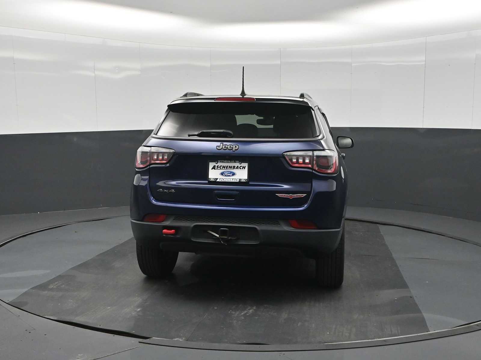 Used 2019 Jeep Compass Trailhawk w/ Popular Equipment Group AWD/4WD image 8
