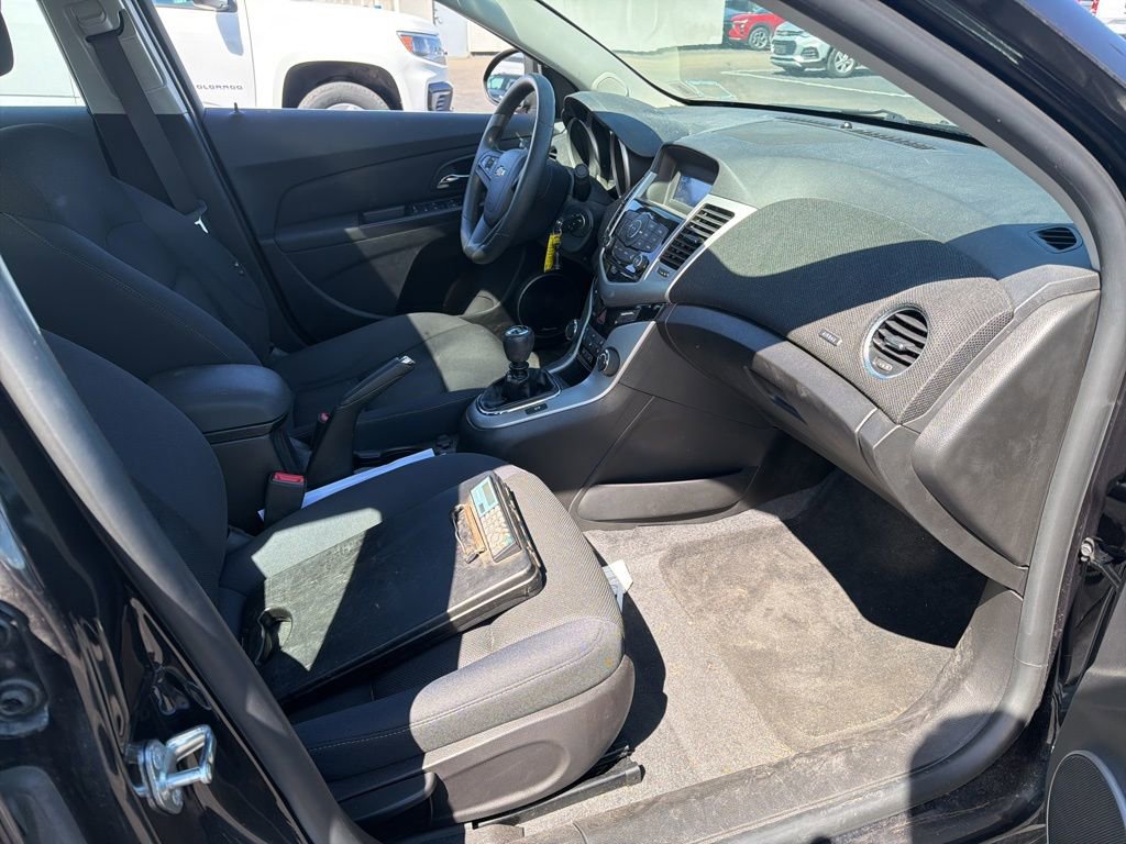 Used 2016 Chevrolet Cruze LT w/ Sun And Sound Package FWD image 21