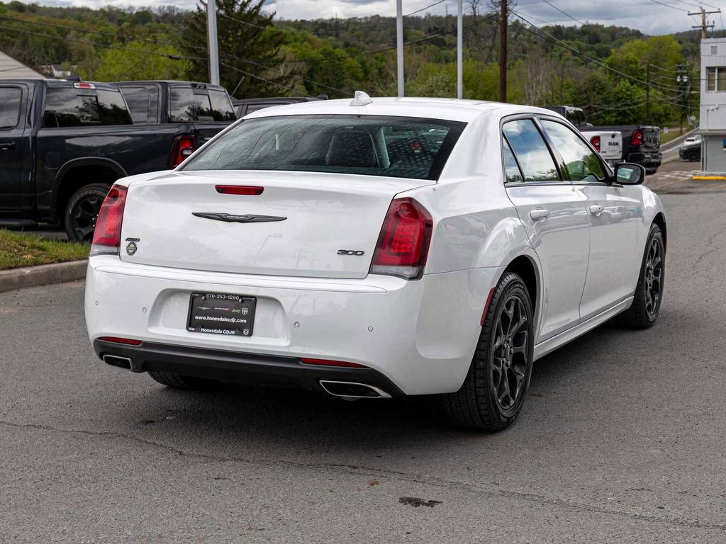 Used 2021 Chrysler 300 Touring L AWD/4WD image 4