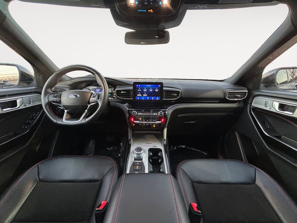 Used 2023 Ford Explorer ST-Line image 13