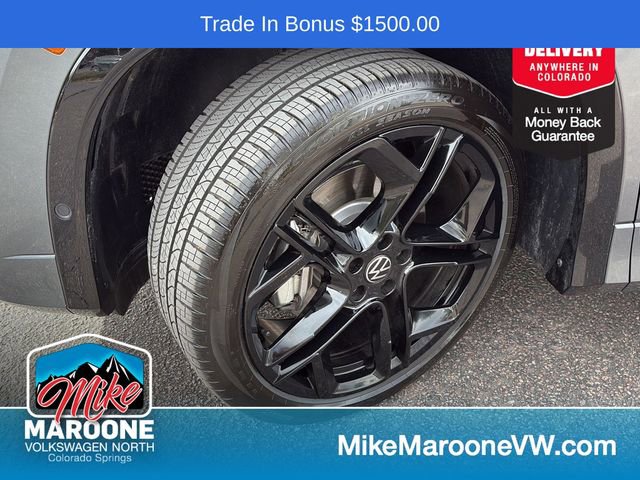 Used 2025 Volkswagen Tiguan SE R-Line image 9