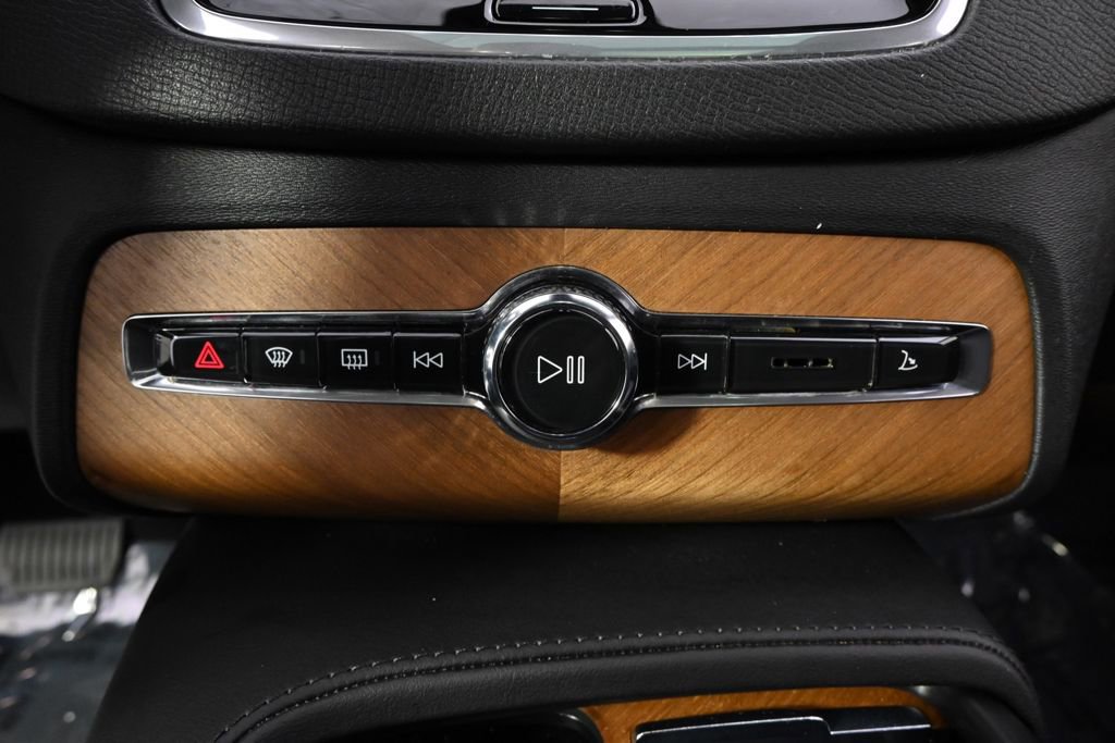 Used 2024 Volvo XC90 B6 Plus w/ Protection Package Premier image 31