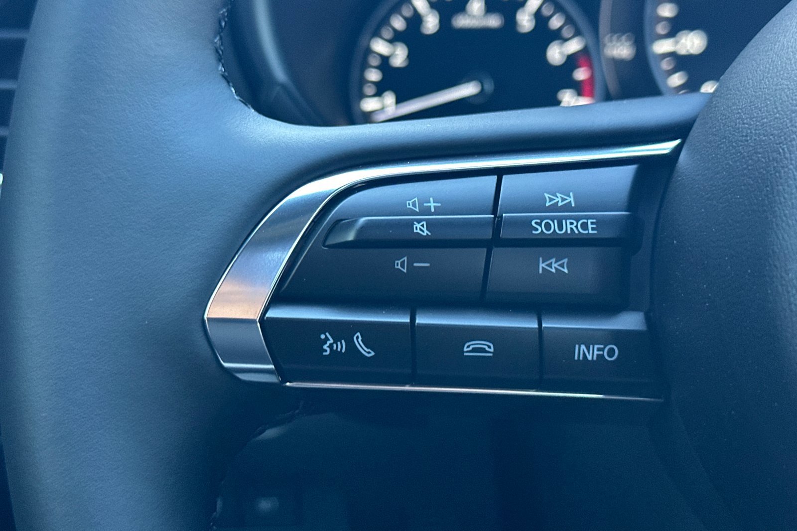 New 2026 MAZDA MAZDA3 Hatchback w/Premium Plus Pkg image 28