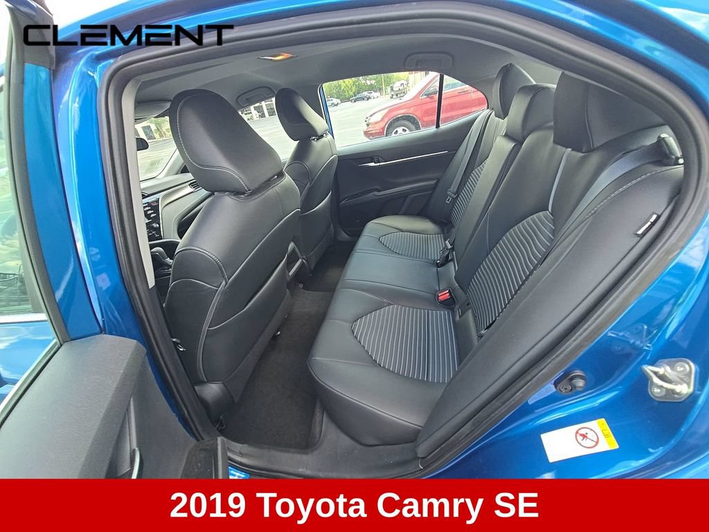 Used 2019 Toyota Camry SE FWD image 5