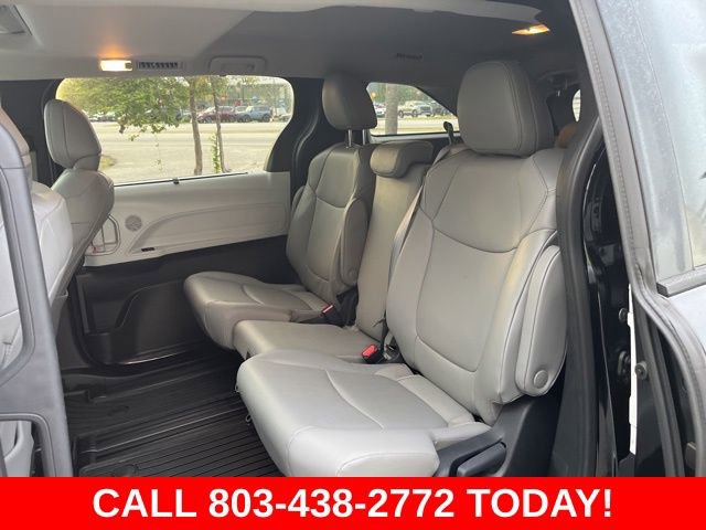 Used 2025 Toyota Sienna XLE image 11
