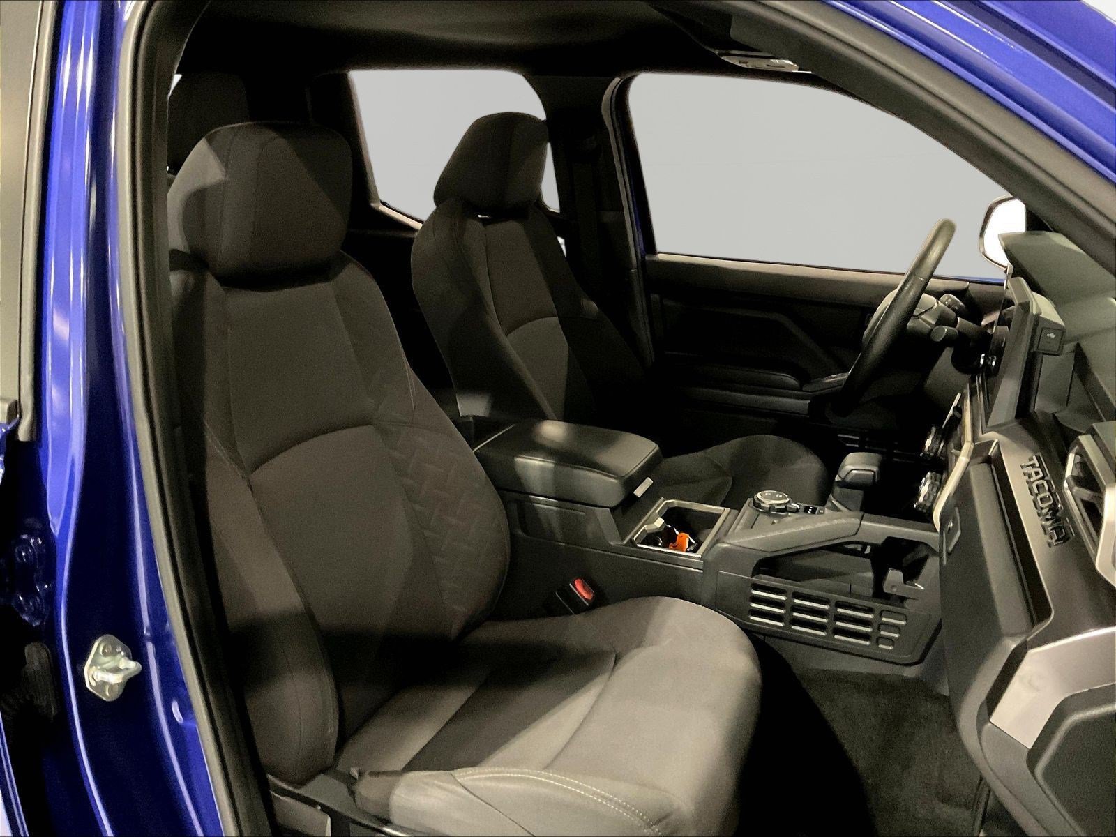 Used 2025 Toyota Tacoma SR5 AWD/4WD image 28