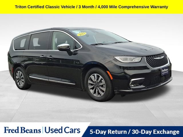 Used 2023 Chrysler Pacifica Limited FWD image 1