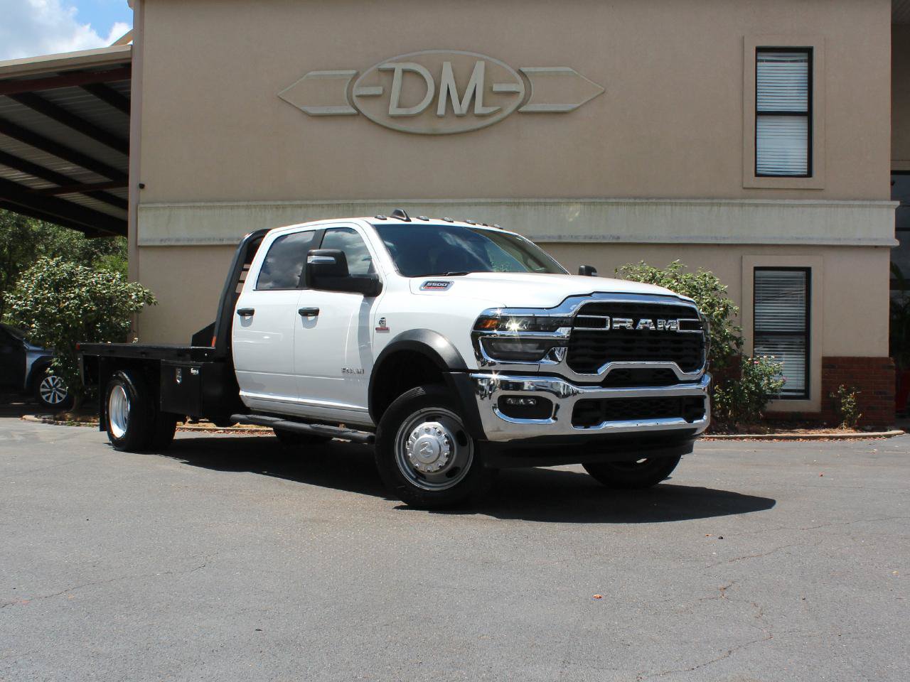 Used 2025 RAM 5500 4x4 Crew Cab image 4