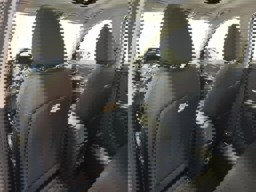 Used 2025 Hyundai Elantra SEL w/ Cargo Package image 46