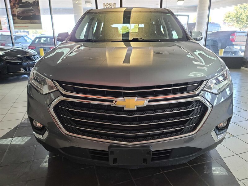 Used 2020 Chevrolet Traverse LT FWD image 3