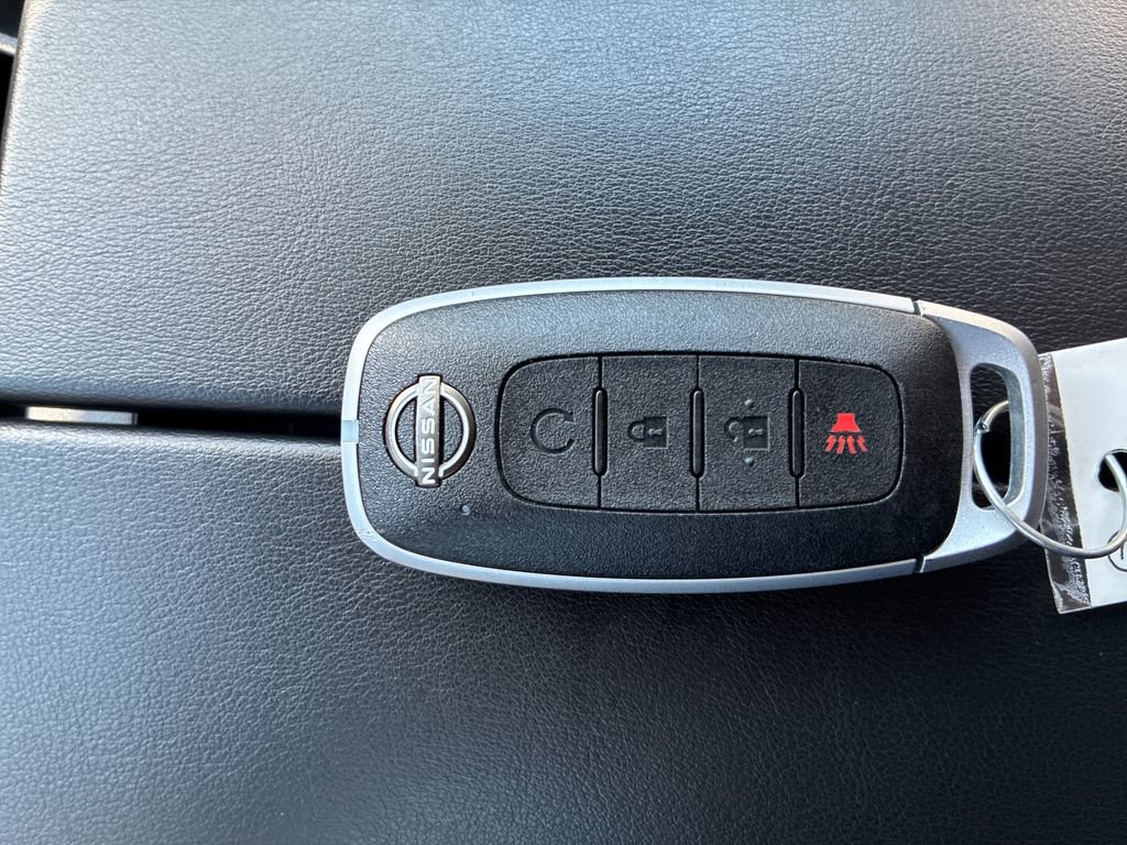 Used 2023 Nissan Rogue SV AWD/4WD image 31
