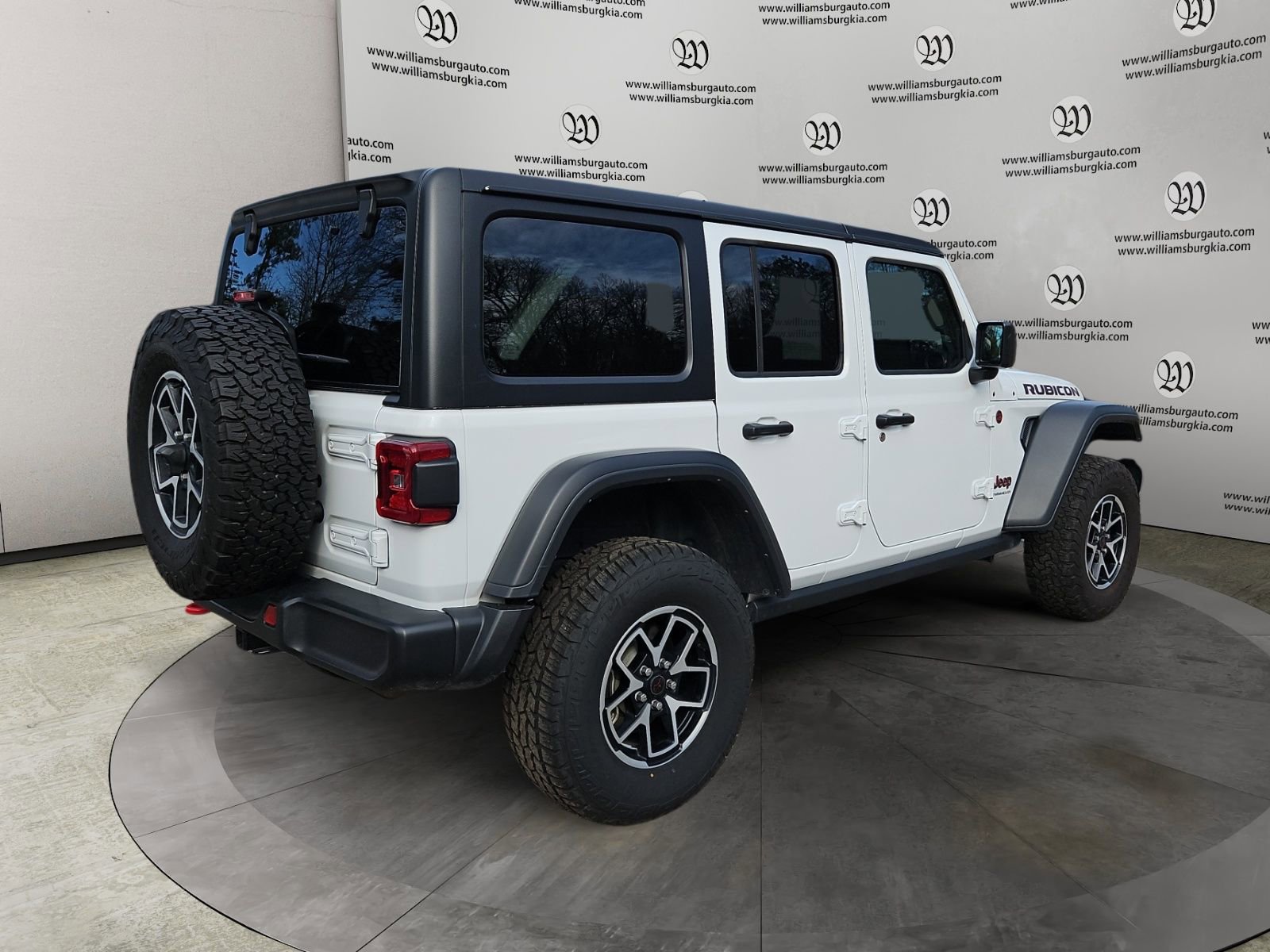 Used 2025 Jeep Wrangler Unlimited Rubicon image 5