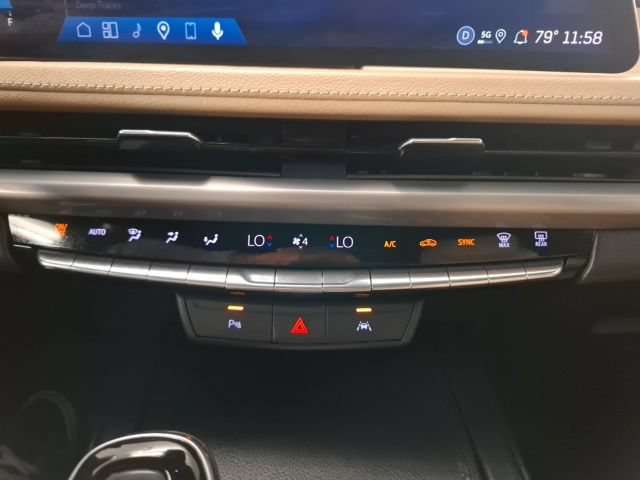 Used 2025 Cadillac XT4 Premium Luxury FWD image 28
