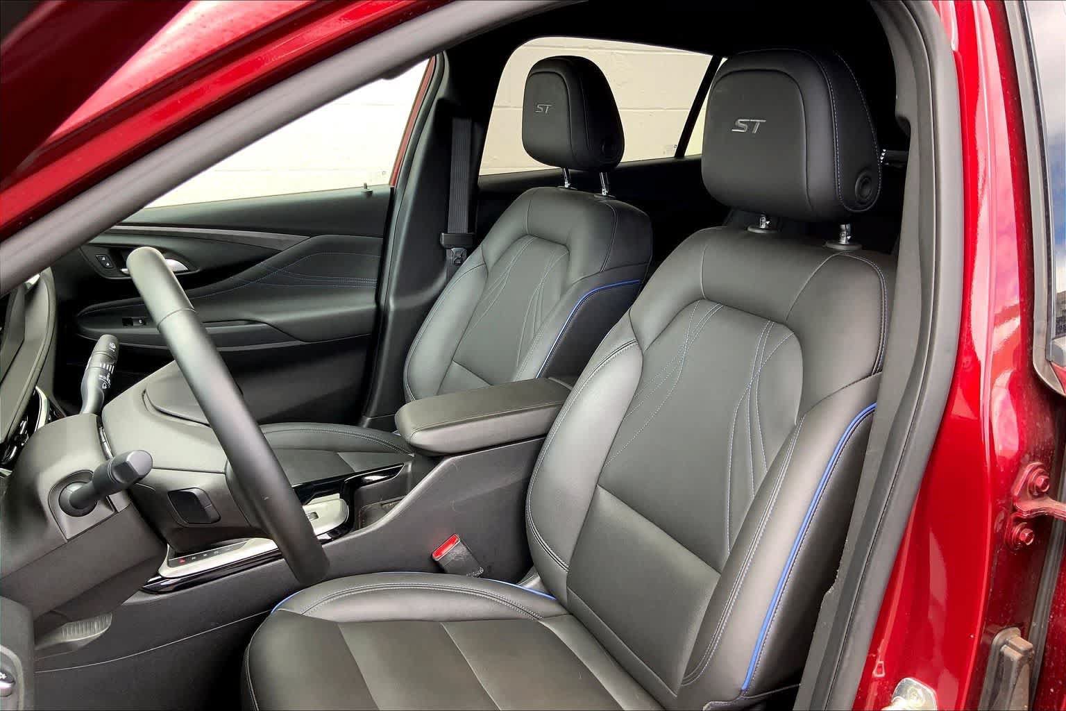 Used 2024 Buick Envista Sport Touring w/ Convenience I Package FWD image 11