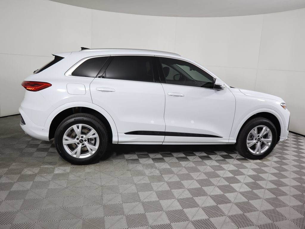 Used 2025 Audi Q5 Premium w/ Convenience Package AWD/4WD image 4