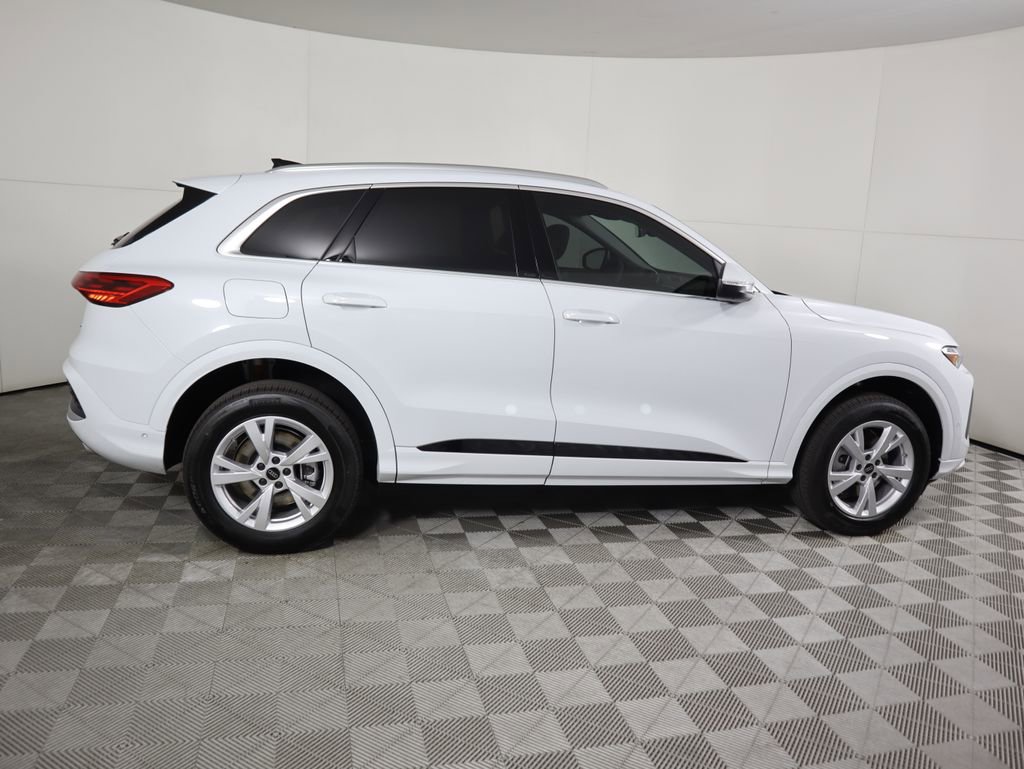 Used 2025 Audi Q5 Premium w/ Convenience Package AWD/4WD image 4