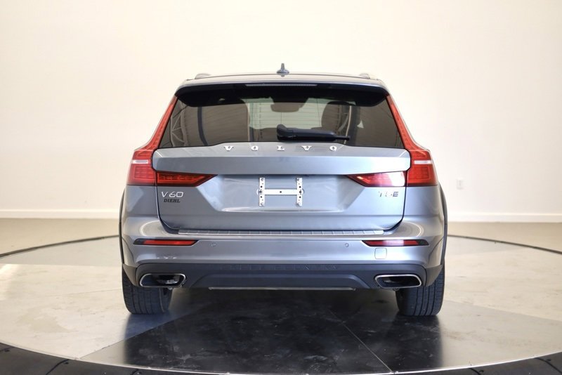Used 2020 Volvo V60 T5 Cross Country w/ Protection Package Premier image 4