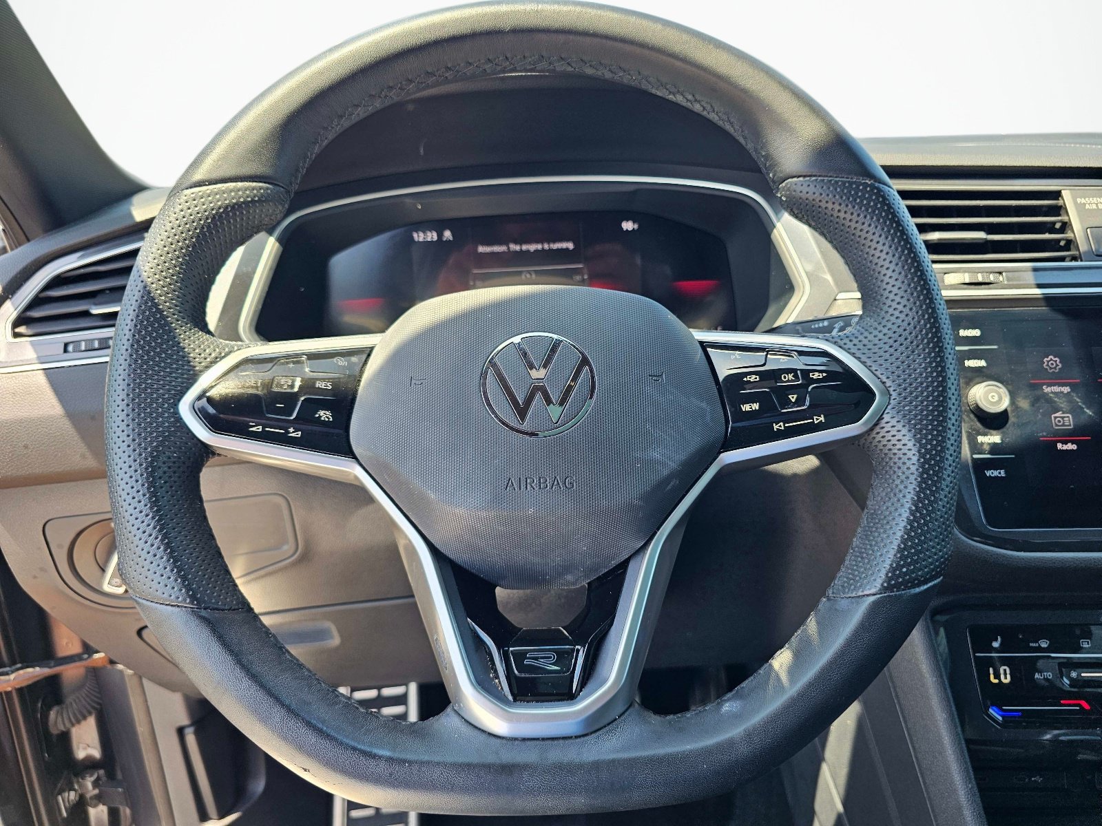 Used 2024 Volkswagen Tiguan SE R-Line AWD/4WD image 19