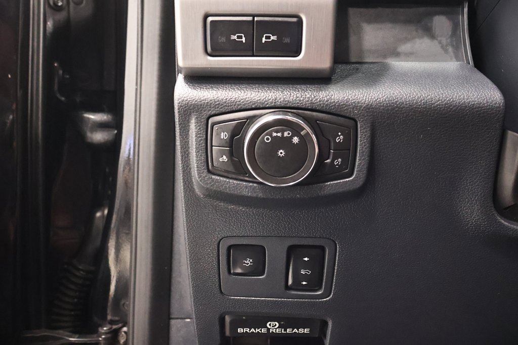 Certified 2022 Ford F450 Platinum w/ FX4 Off-Road Package image 28