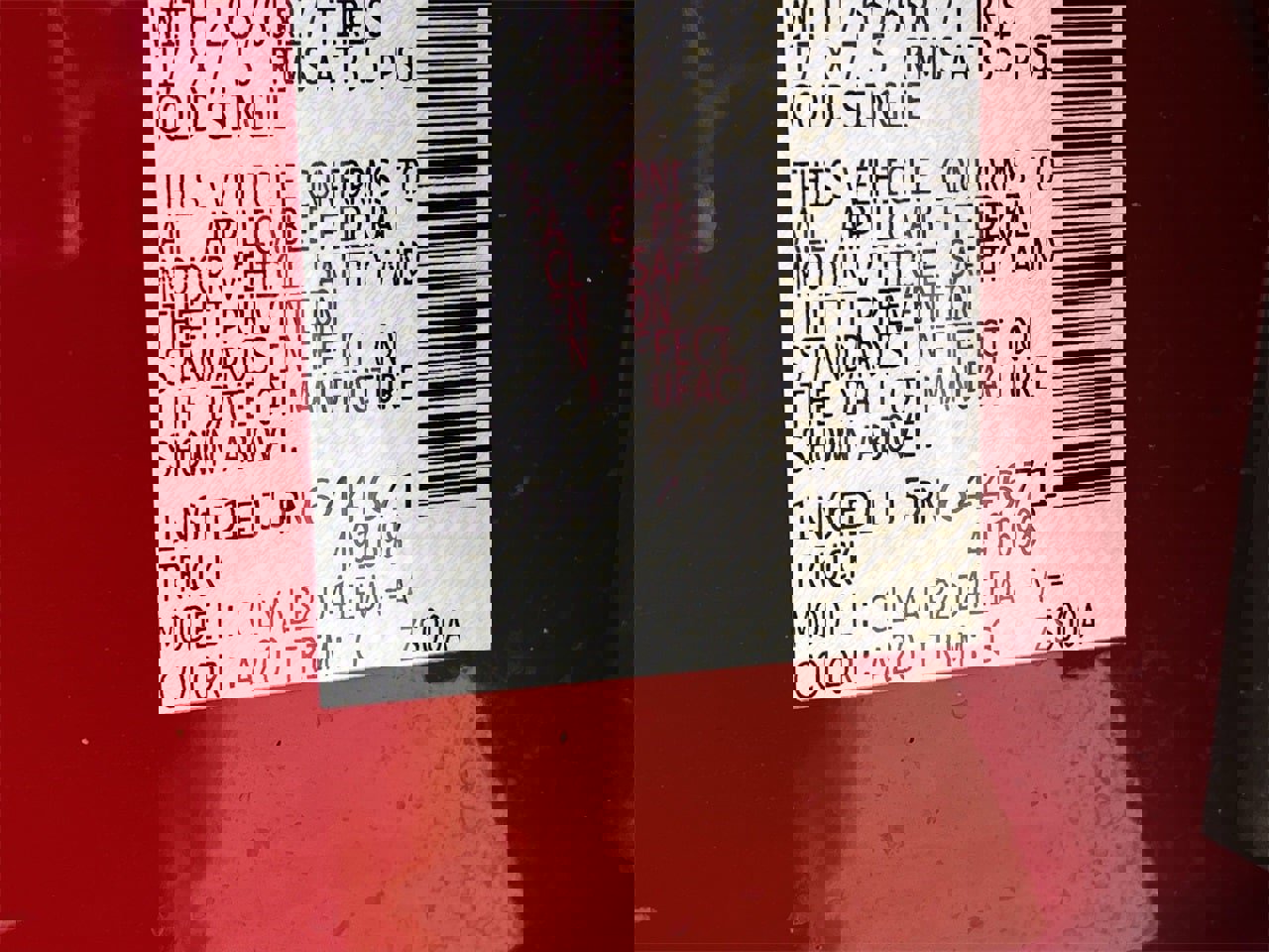 Used 2023 Nissan Frontier SV image 28