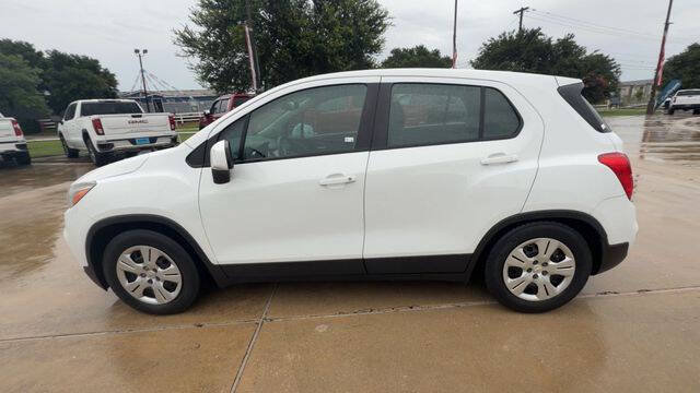 Used 2018 Chevrolet Trax LS FWD image 5