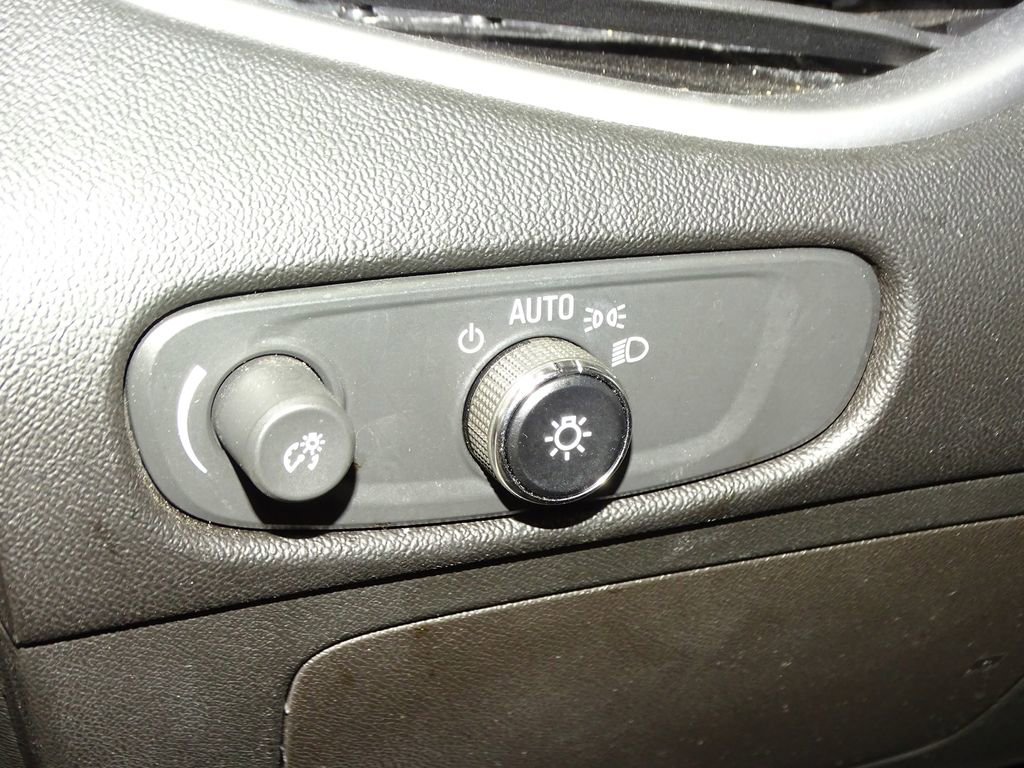 Used 2023 Chevrolet Malibu LT FWD image 18