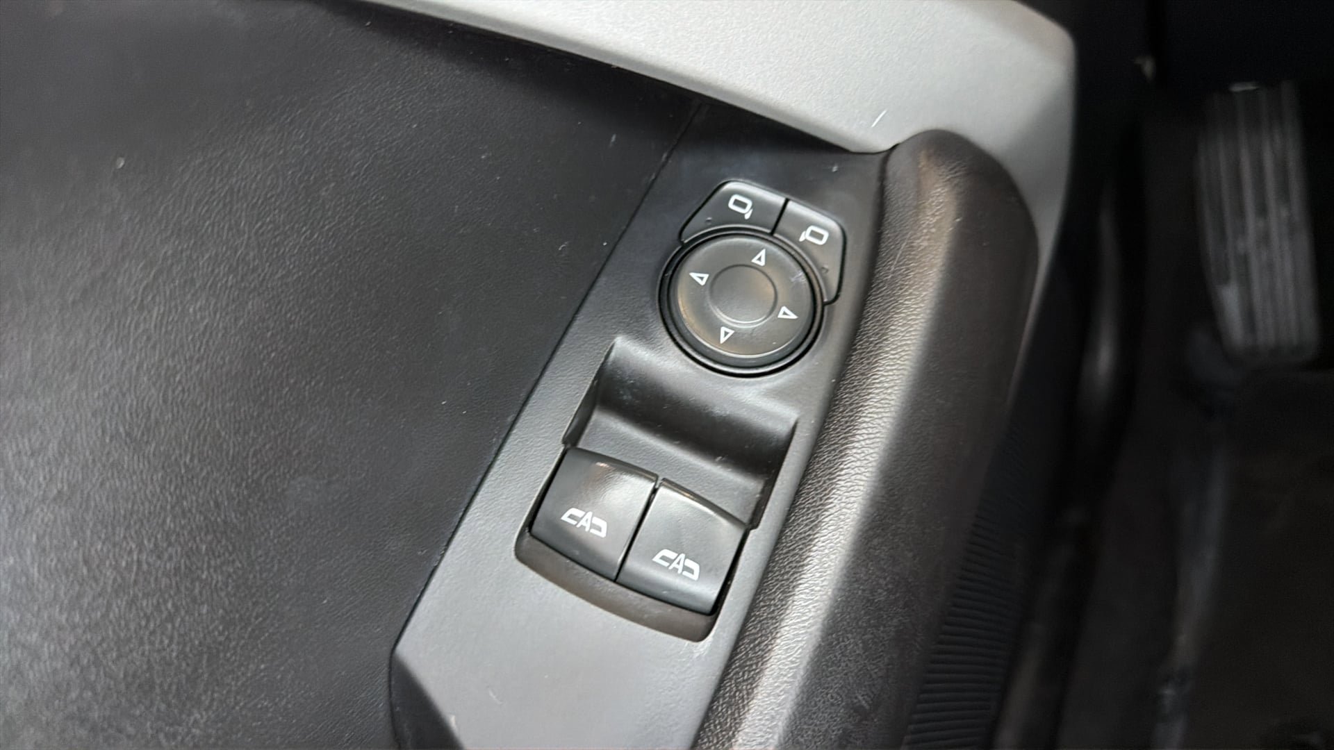 Used 2019 Chevrolet Camaro LS RWD image 19
