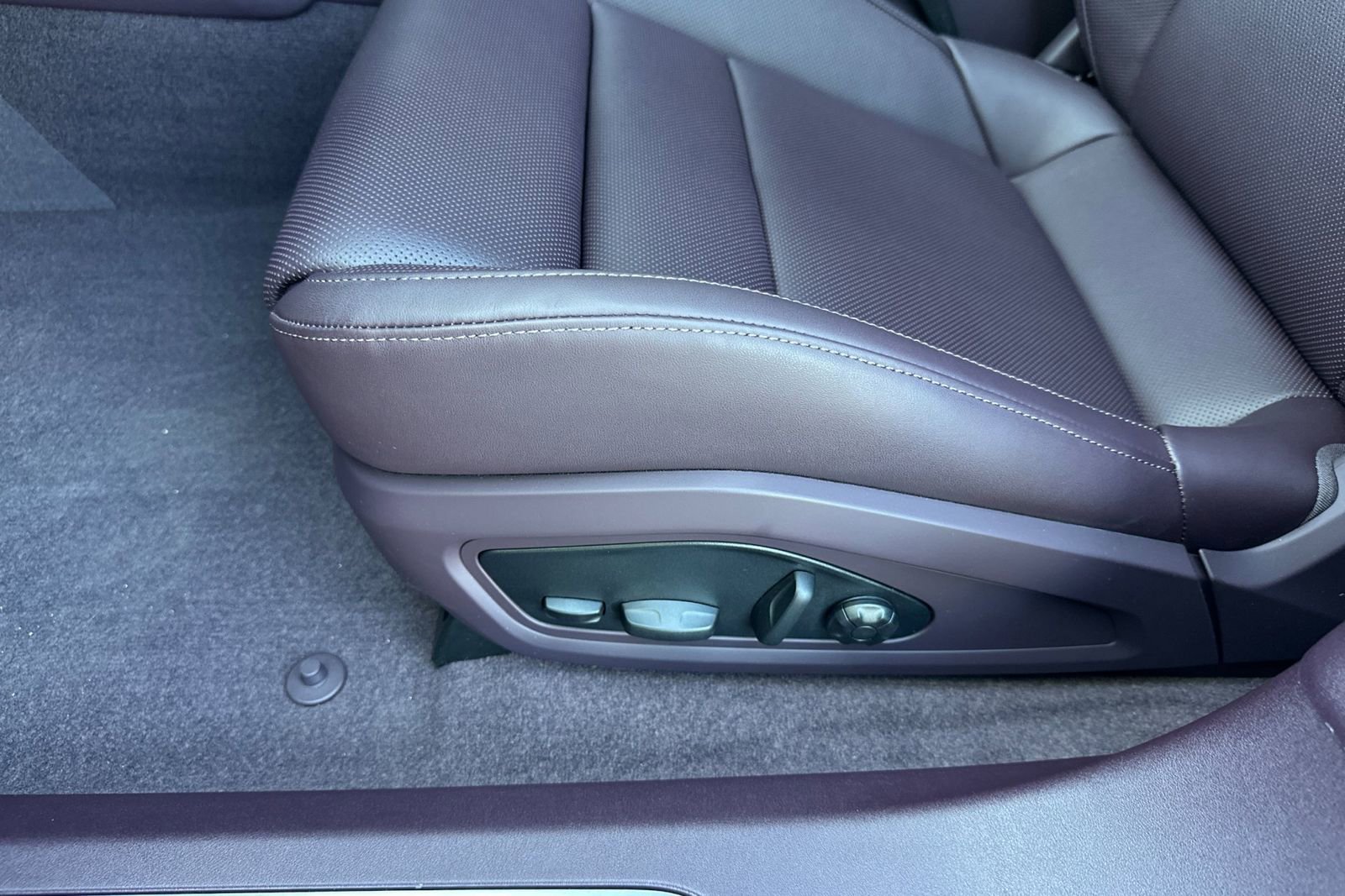 New 2026 Porsche Taycan RWD image 14