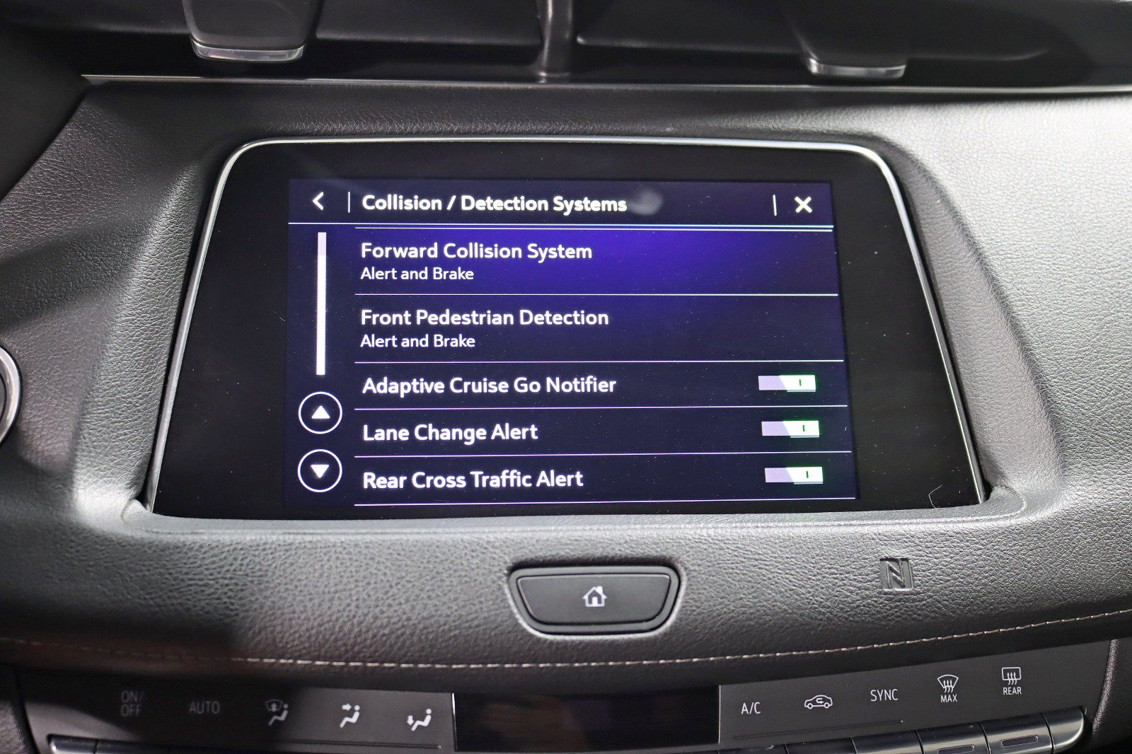 Used 2019 Cadillac XT4 Premium Luxury w/ Enhanced Visibility Package AWD/4WD image 21