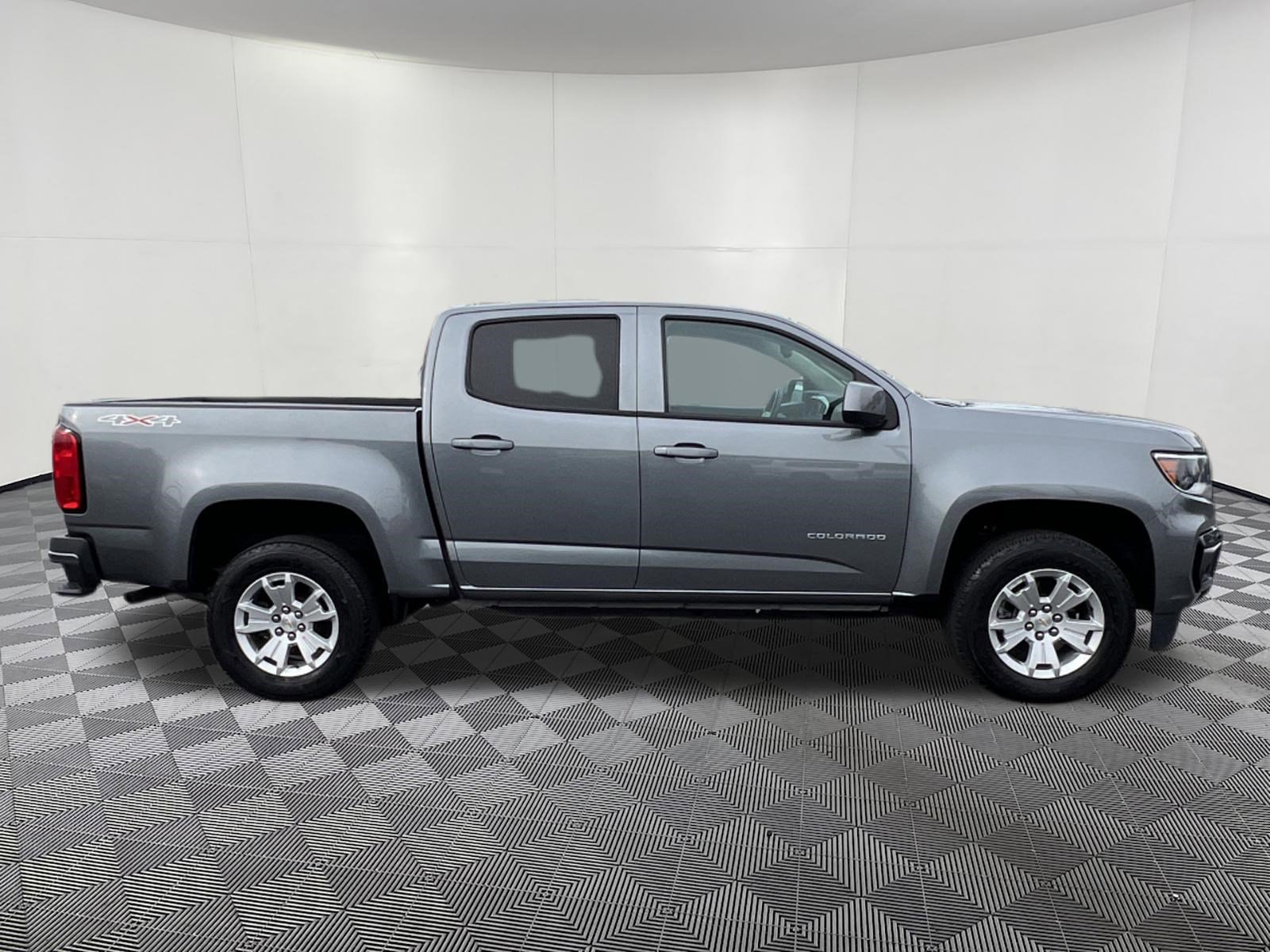 Used 2022 Chevrolet Colorado LT w/ LT Convenience Package AWD/4WD image 7