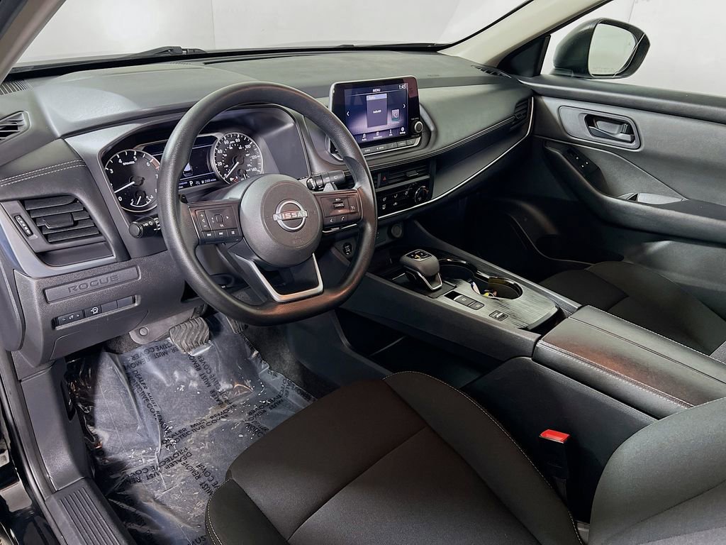 Used 2024 Nissan Rogue S image 9