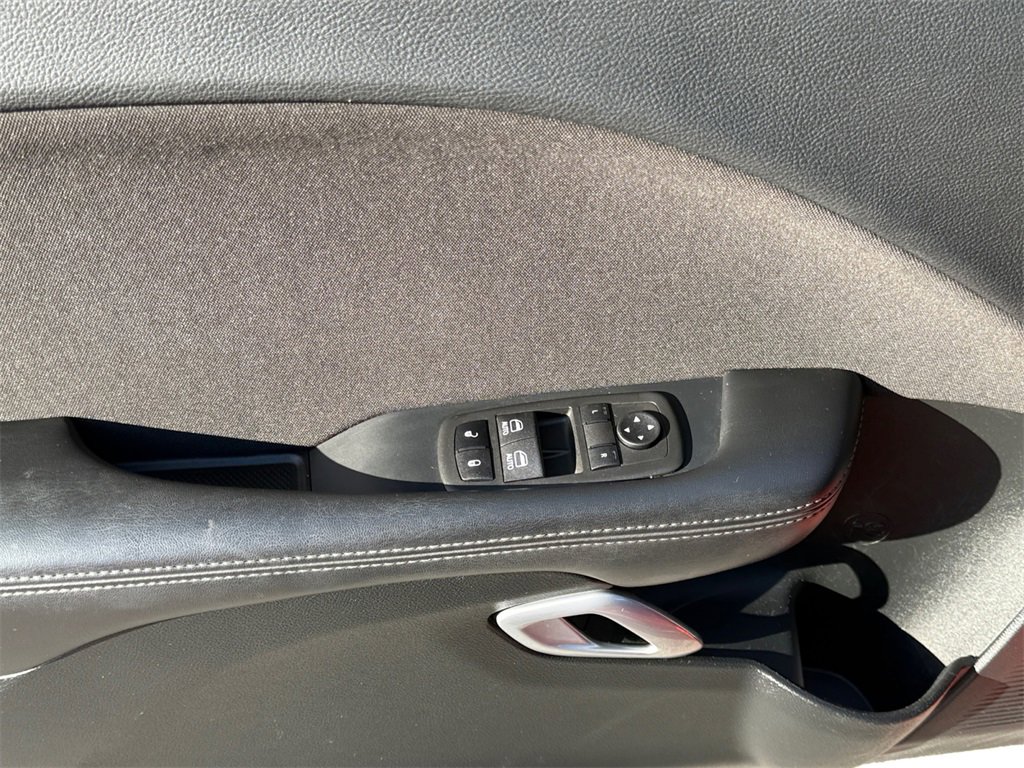 Used 2022 Dodge Challenger R/T w/ Driver Convenience Group image 11