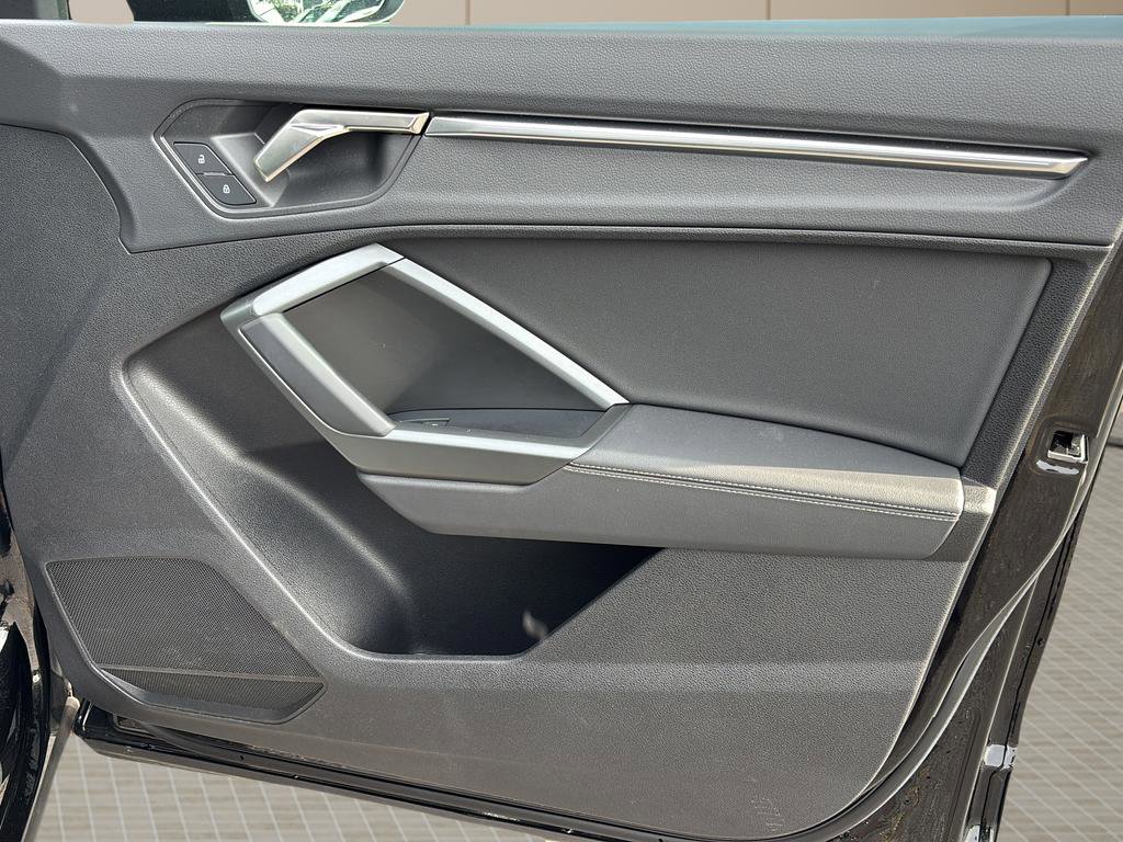 Used 2024 Audi Q3 2.0T Premium Plus image 37