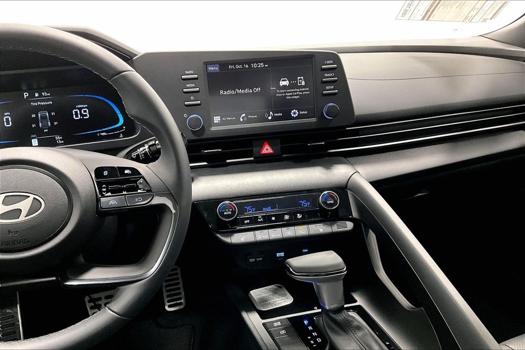 New 2026 Hyundai Elantra SEL Sport FWD image 17