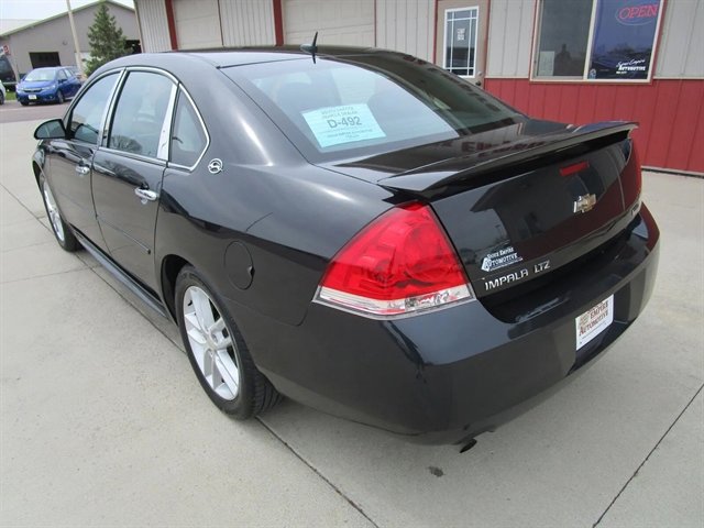 Used 2012 Chevrolet Impala LTZ FWD image 9