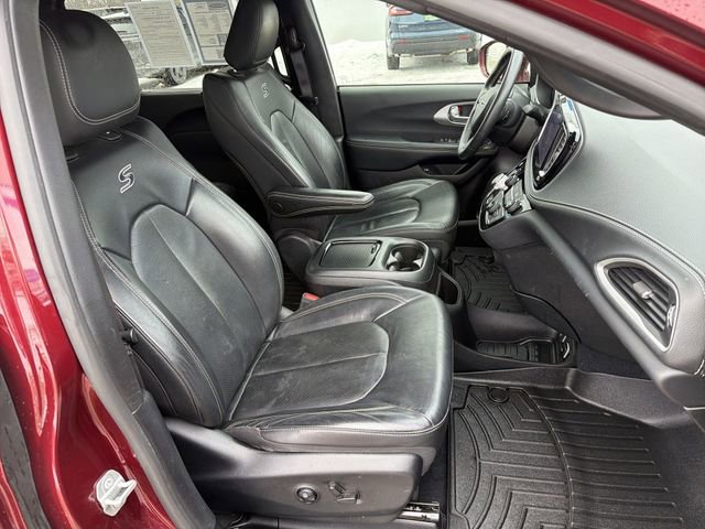 Used 2021 Chrysler Pacifica Touring-L w/ S Appearance Package image 27