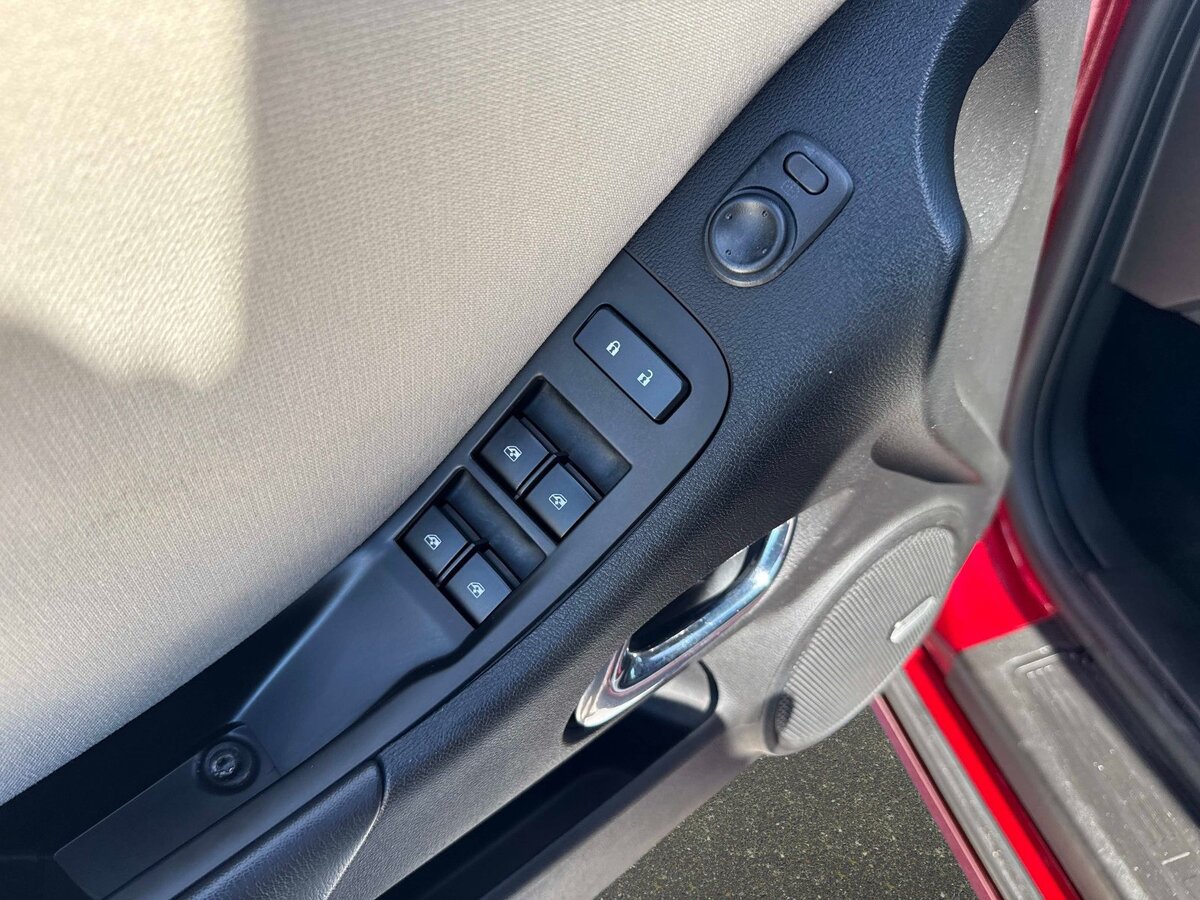Used 2015 Chevrolet Camaro LT RWD image 11
