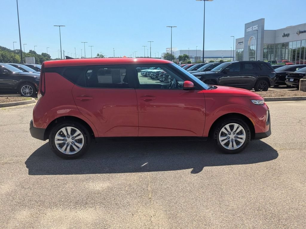 Used 2022 Kia Soul LX FWD image 6
