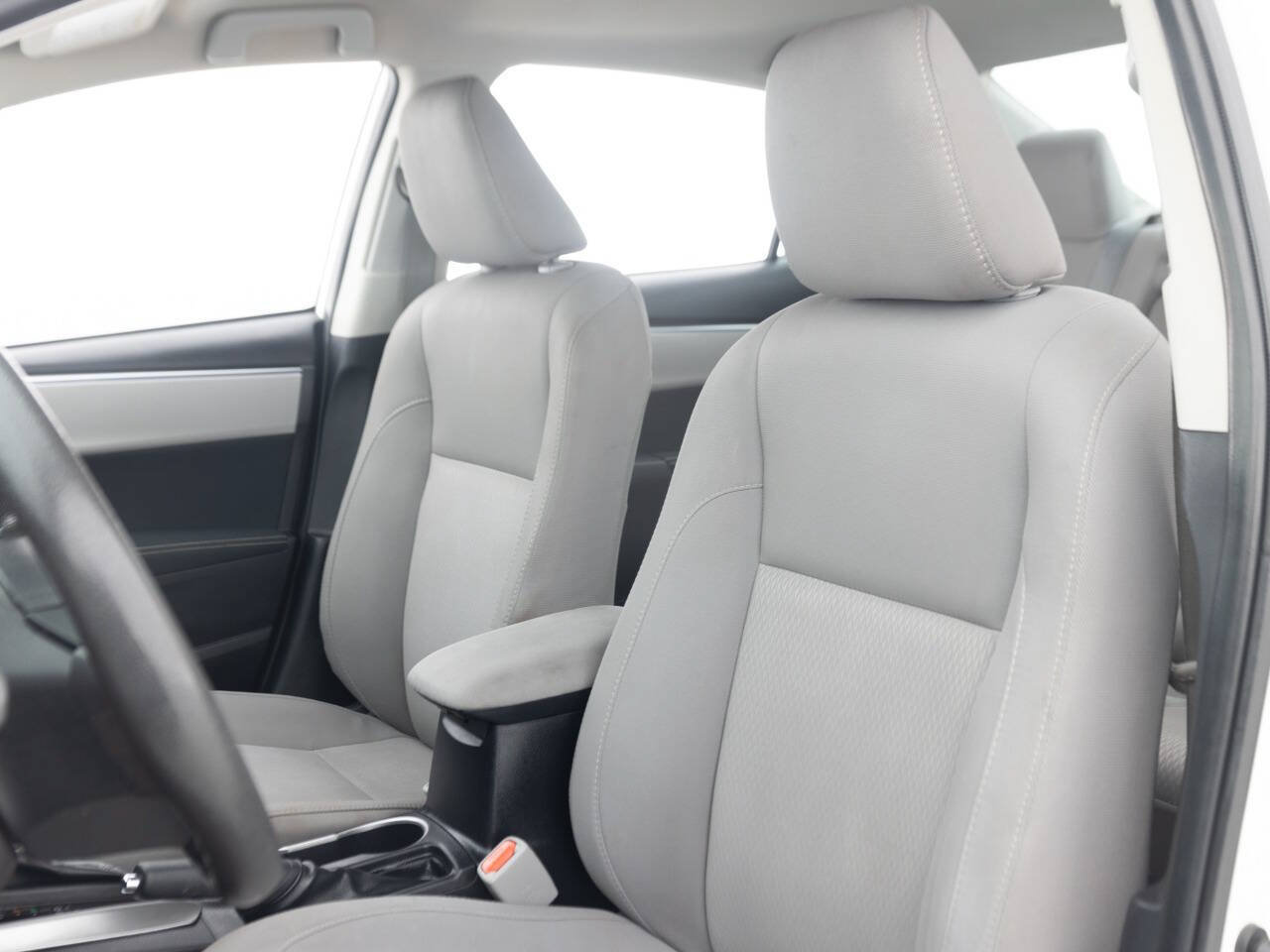Used 2015 Toyota Corolla LE FWD image 22