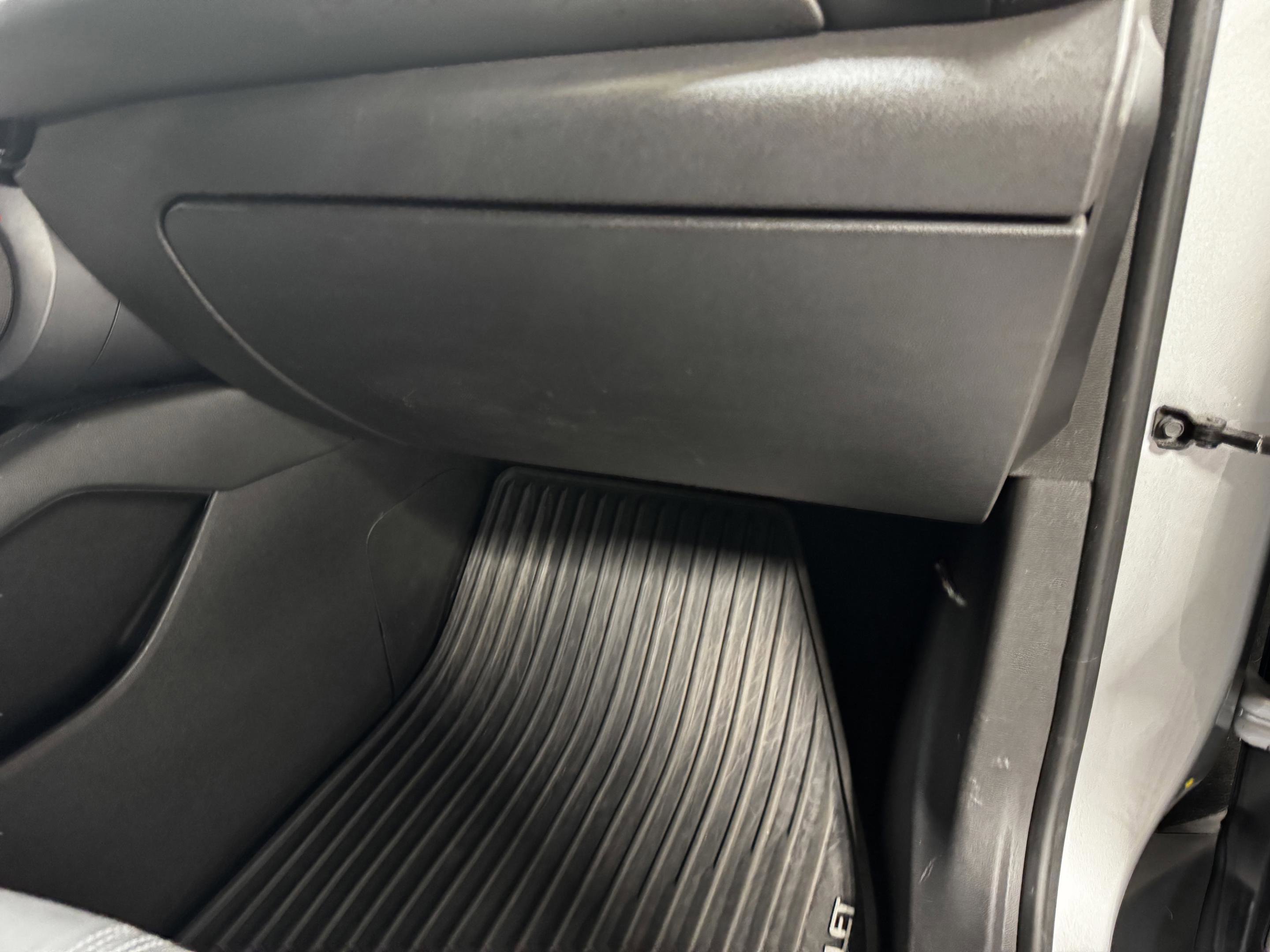 Used 2019 Chevrolet Blazer LT w/ Sun and Wheels Package FWD image 33