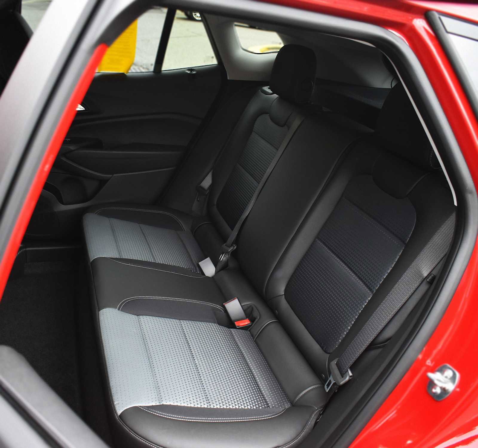 New 2026 Chevrolet Trax LT w/ Driver Confidence Package image 11