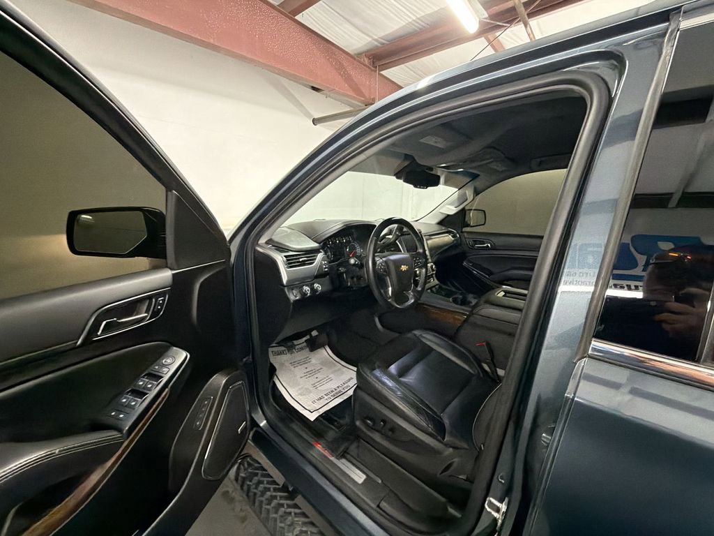 Used 2019 Chevrolet Tahoe LT w/ Off-Road Package AWD/4WD image 10